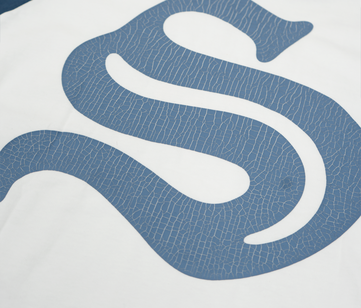 UNIVERSITY RAGLAN LONGSLEEVE (WHITE/BLUE)