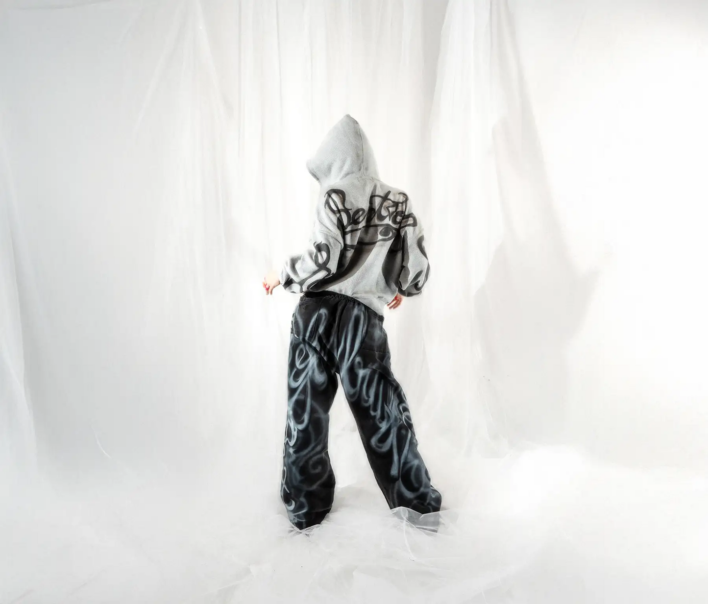 SCRIPT SWEATPANTS 1/1