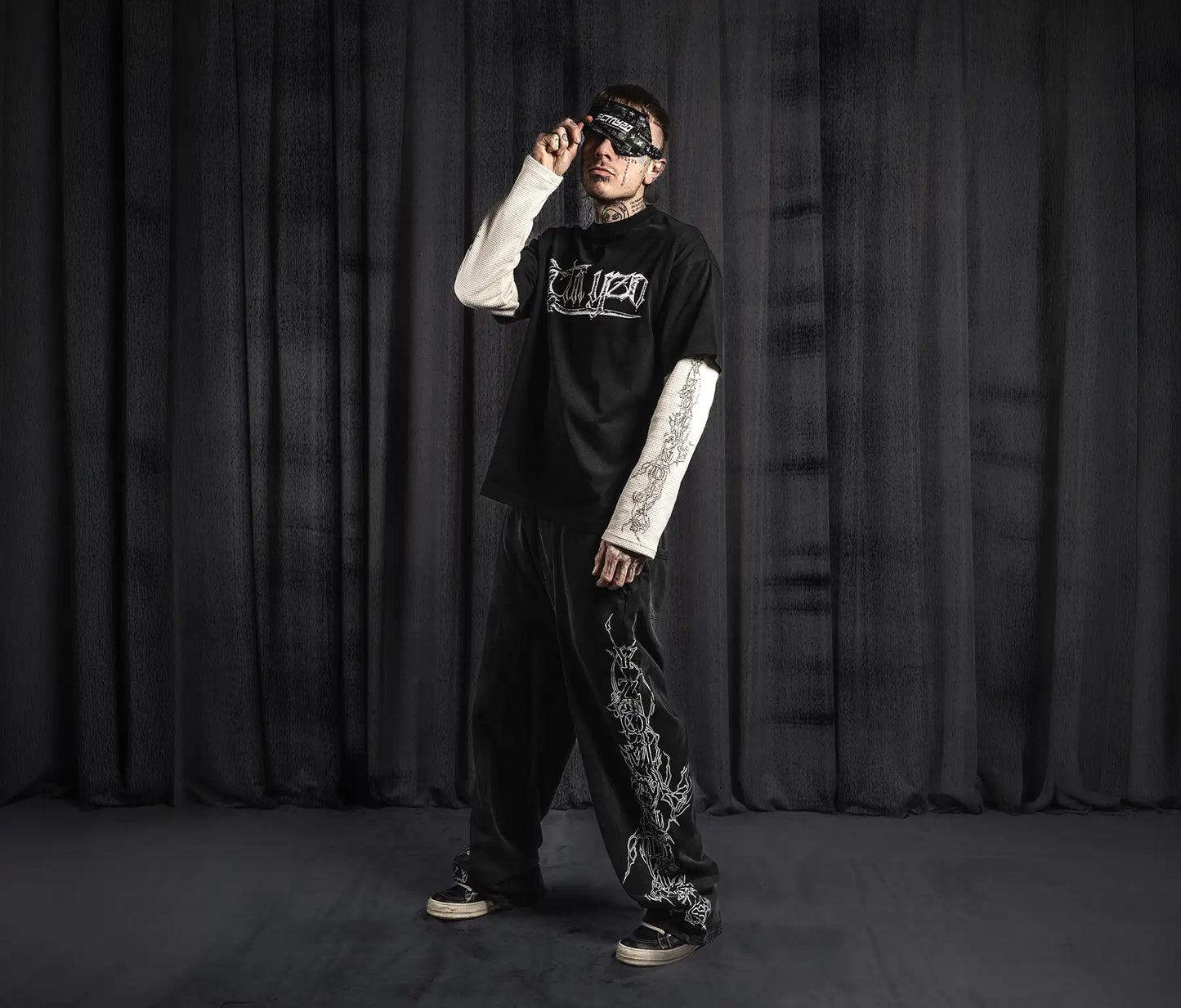 SWORD LOGO TEE (BLACK)